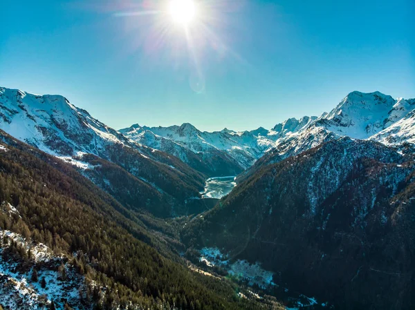 在意大利阿尔卑斯山的冬天山 — 图库照片