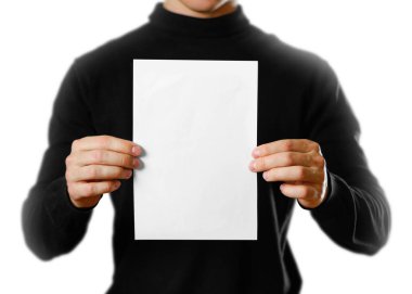 Adam gösteren boş beyaz el ilanı broşür kitapçık. Broşür sunumu. Broşür el ele tutuşsun. Adam Haritayı açık ofset kağıt