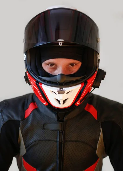 Das Gesicht Des Fahrers Helm Motorradfahrer Mit Helm Und Voller — Stockfoto