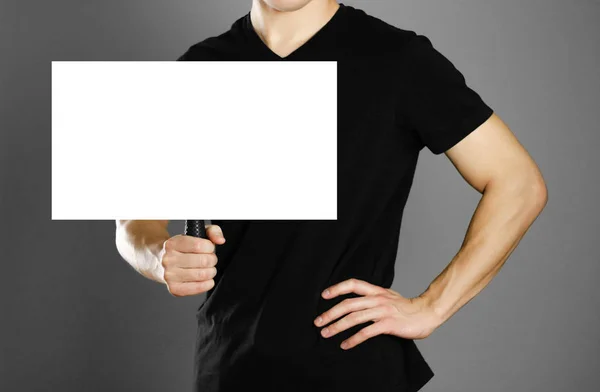 Mann Mit Einem Pappschild Mit Griff Nahaufnahme Isolierter Hintergrund — Stockfoto