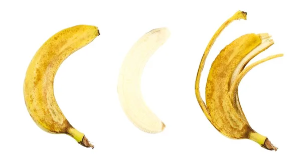 Банан. Банановая кожура. Очищенный банан. Закрывай. Изолированные на белом — стоковое фото