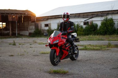 Krasnoyarsk, Rusya-Mayıs 29, 2018: güzel motosikletçi Fu