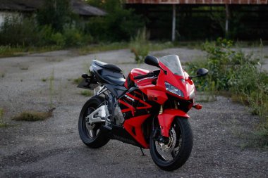 Krasnoyarsk, Rusya - 25 Mayıs 2018: Kırmızı ve siyah sportbike Hond