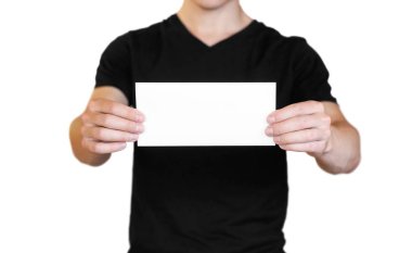 Beyaz bir kağıt tutan bir adam. Kitapçık tutuyor. Kapat u