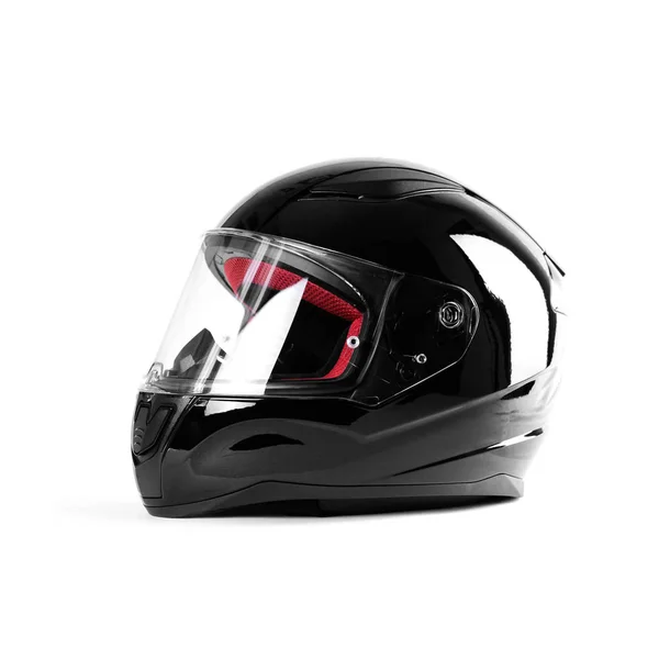 Casco moto nero lucido. Chiudete. Isolato sul dorso bianco — Foto Stock