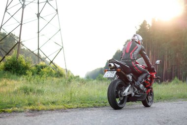 KRASNOYARSK, RUSSIA - 27 Haziran 2019: Kırmızı ve siyah Honda 2005 CBR 600 RR (PC37).
