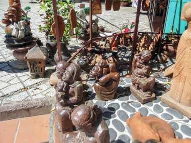 NhaTrang, Vietnam 09-19-2015: Ponagar kompleksi - satılık eşyalar