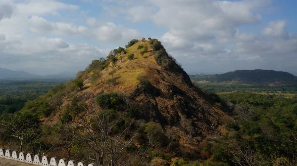 Rocha Perto Templo Dourado Dambulla — Fotografia de Stock