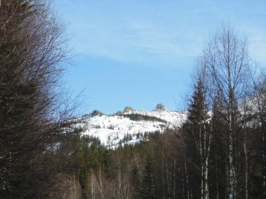 Rusya, Zyuratkul Ulusal Parkı: Sırtın tepesinde kayalık çıkıntılar
