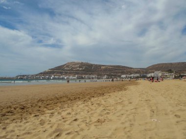 Fas 'taki Agadir plajı. Dağ Dostu