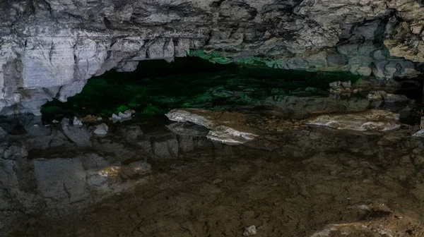 Rusya, Kungur: Buz Mağarası. Yeraltı Gölü