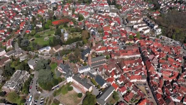 Vacker Flygning Över Fästningen Och Parkera Centrum Weinheim Tyskland — Stockvideo