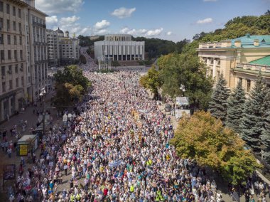 Kiev, Ukrayna - 27 Temmuz 2019: Rus vaftiz bayramında Ortodoks Hıristiyanların dini alayı, Ukrayna, Rusya.