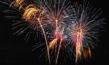 Soyut renkli havai fişek arka plan kaplaması yeni yıl festival için kullanılan.