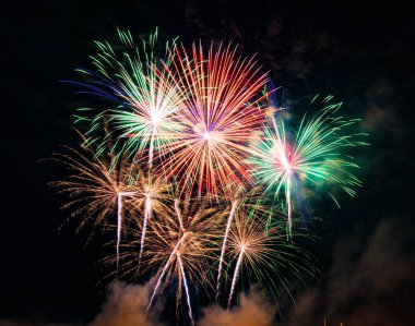 Soyut renkli havai fişek arka plan kaplaması yeni yıl festival için kullanılan.