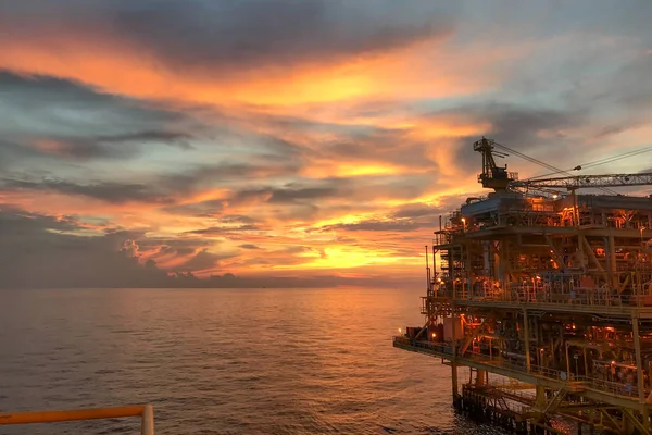 Plataforma de construção offshore para exploração e produção — Fotografia de Stock