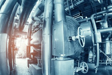 Sanayi fabrikası konsepti, ekipman, kablolar ve borular modern bir endüstriyel enerji santralinde ya da kıyı platformunda bulunabilir..
