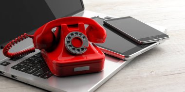 Kırmızı eski retro telefon ve ahşap arka plan üzerindeki modern elctronic aygıtlar. 3D çizim