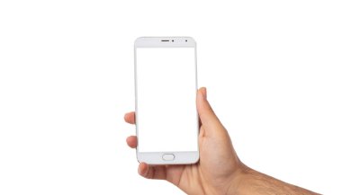 Erkek el ile boş ekran kırpma yolu, beyaz arka plan üzerinde izole bir akıllı telefon tutarak