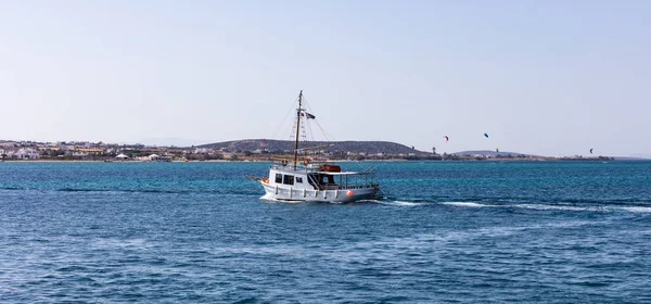 Řecko Egejské Moře Kyklady Loď Cestující Antiparos Ostrov Paros Kite — Stock fotografie
