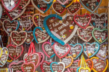Geleneksel kalp şekli gingerbread, Oktoberfest, Münih, Bavyera