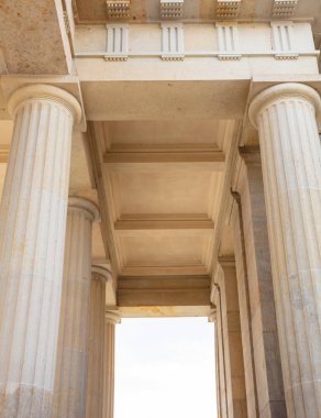 Berlin, Almanya, düşük açılı fotoğraf, duvar kağıdı arka plan Colonnade ayağı.