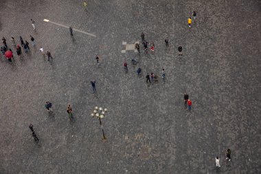 Prag, tarihi kentin cobblestones ve halkının, Çek Cumhuriyeti ile kare havadan görünümü