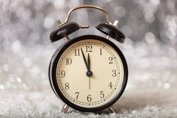 New Years Eve Countdown Minuten Voor Middernacht Een Vintage Wekker — Stockfoto