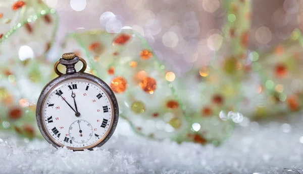 Conto Alla Rovescia Capodanno Minuti Mezzanotte Vecchio Orologio Sfondo Bokeh — Foto Stock