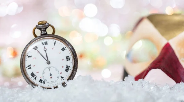 Carnaval Party Countdown Minuten Voor Middernacht Een Oude Horloge Kleurrijke — Stockfoto