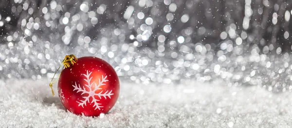 Boże Narodzenie Ball Śniegu Tle Światła Bokeh Noc Streszczenie Baner — Zdjęcie stockowe