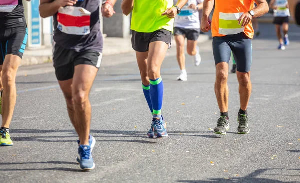 Marathon Running Race Group Runners City Roads Detail Legs — Stock Photo, Image