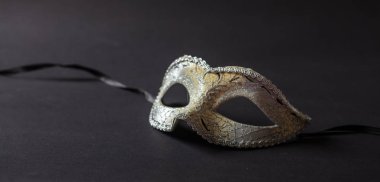 Karnaval zamanı. Venedik maske siyah arka plan, afiş, kopya alanı