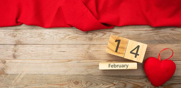 День Святого Валентина Вид Сверху Красного Сердца Календарных Деревянных Кубиков — стоковое фото