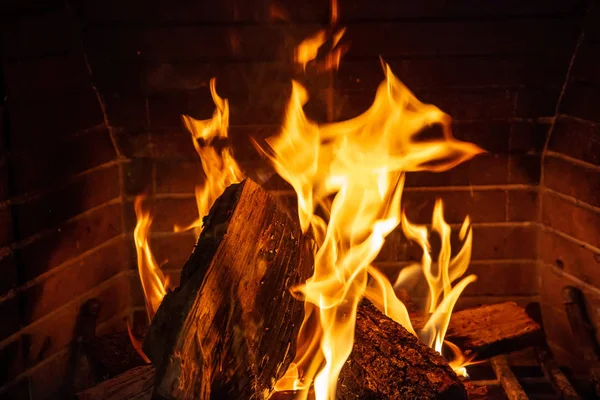 크리스마스 아늑한 벽난로입니다 불타는 Firebricks 휴식과 따뜻한 가정에 — 스톡 사진