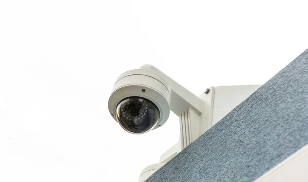 Überwachung Cctv Überwachungskamera Auf Dem Dach Nahaufnahme Weißer Hintergrund — Stockfoto