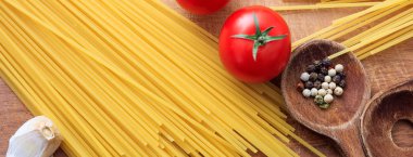 Spagetti makarna, domates, sarımsak ve biber tohumları, afiş