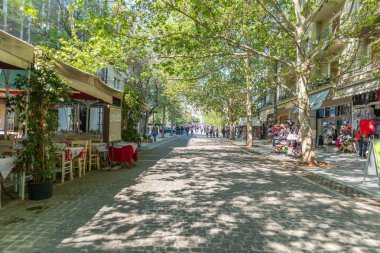 Atina Yunanistan. Atina Yunanistan. Dionysiou Areopagitou yaya caddesi, güneşli bir gün