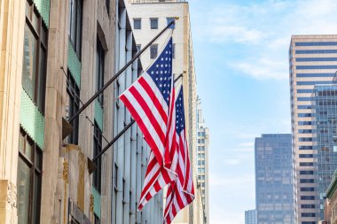 Manhattan New York şehir merkezinde Amerikan bayrağı