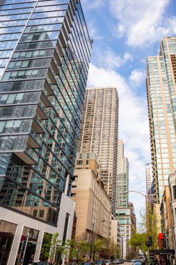Chicago Illinois şehir gökdelenler, mavi gökyüzü arka plan
