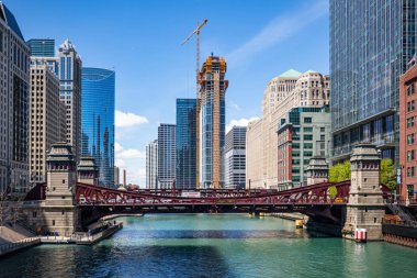 Chicago Illinois şehir gökdelenler, mavi gökyüzü arka plan