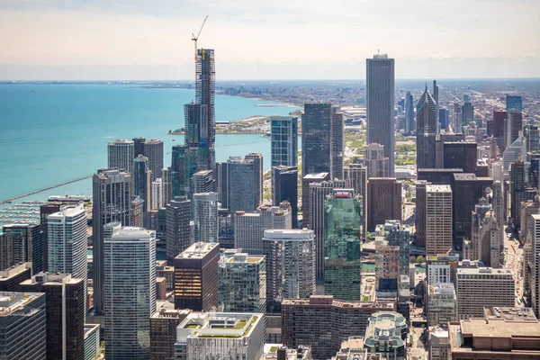 Чикаго Сіті хмарочоси повітряна думка, блакитне тло неба. Спостереження Skydeck — стокове фото