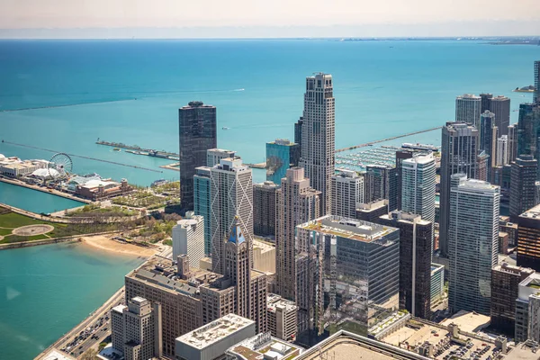 Gratte-ciel de Chicago vue aérienne, fond bleu ciel. Observation Skydeck — Photo