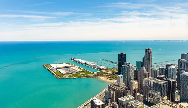 Gratte-ciel de Chicago vue aérienne, fond bleu ciel. Observation Skydeck — Photo