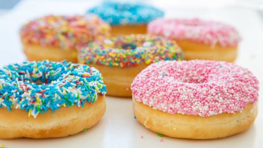 Çörekler beyaz adedinde. Görünümü kapat