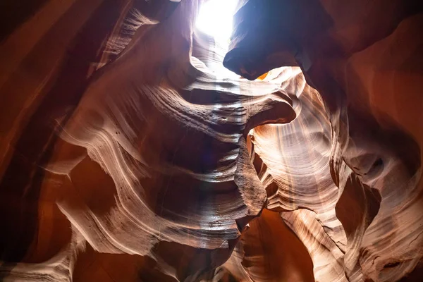 Antelope Canyon, cerca de Page, Arizona, EE.UU. Formaciones de arenisca en la nación Navajo —  Fotos de Stock