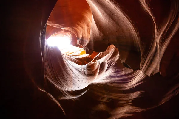 Antelope Canyon, cerca de Page, Arizona, EE.UU. Formaciones de arenisca en la nación Navajo —  Fotos de Stock