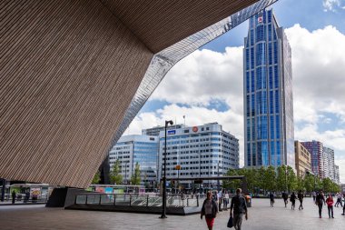 Rotterdam Centraal, Merkez istasyon binası girişi