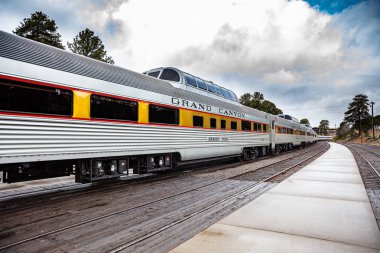 Büyük kanyon Arizona istasyonunda tren. Bizi