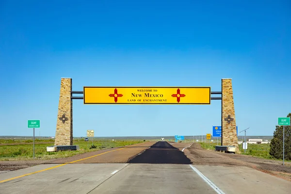 Bem-vindos à assinatura do Novo México na auto-estrada. Arizona EUA . — Fotografia de Stock